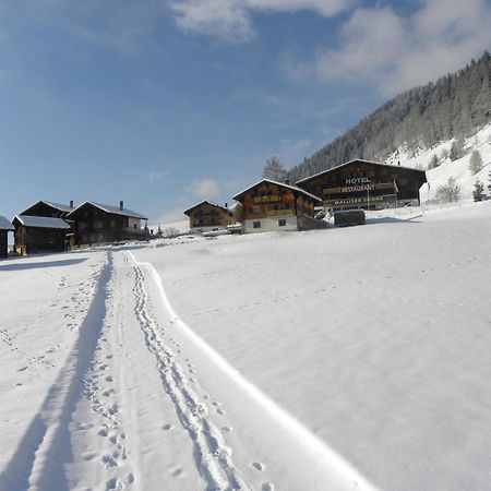 Hotel Restaurant Walliser Sonne Reckingen Buitenkant foto