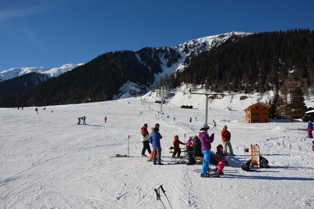 Hotel Restaurant Walliser Sonne Reckingen Buitenkant foto