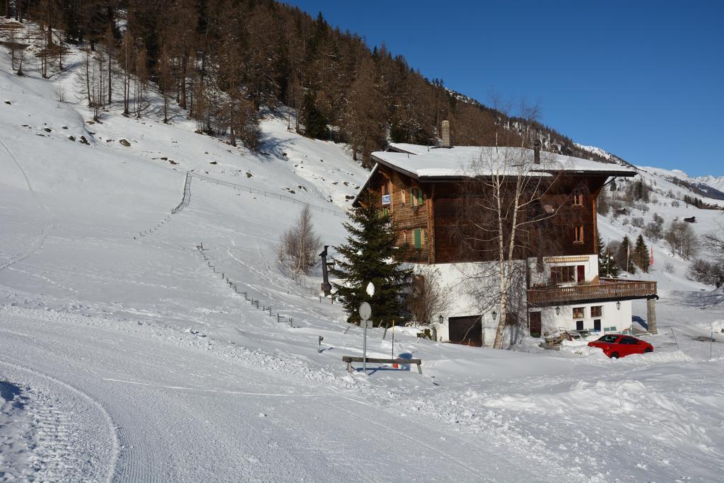 Hotel Restaurant Walliser Sonne Reckingen Buitenkant foto