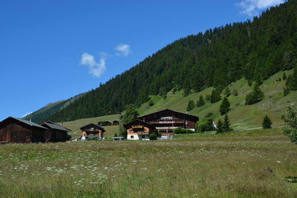 Hotel Restaurant Walliser Sonne Reckingen Buitenkant foto