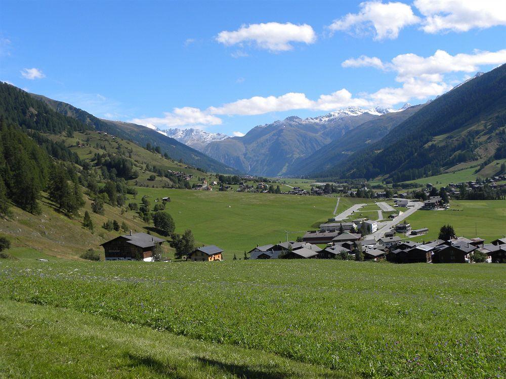 Hotel Restaurant Walliser Sonne Reckingen Buitenkant foto